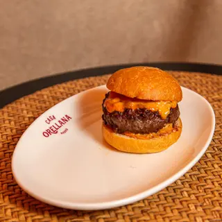 Mini Hamburguesa de vaca madurada y mayonesa de encurtidos