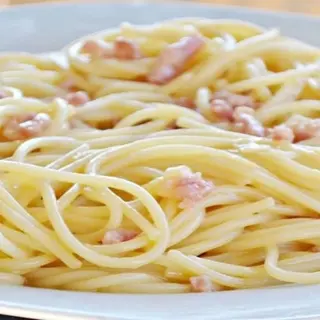 Espaguetis Pasta Fresca A La Carbonara