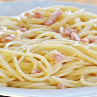 Espaguetis Pasta Fresca A La Carbonara