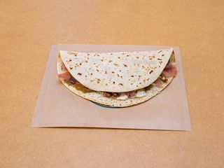 Speck con provola, friarielli, pomodori secchi