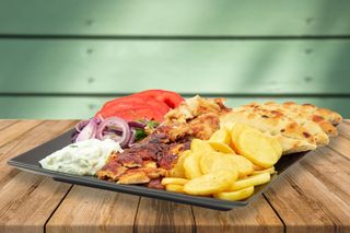 Gyros de pui la farfurie