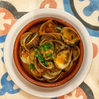 Almejas a la mairnera