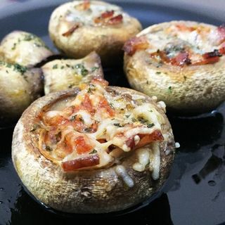 Champiñones Rellenos (Ración)