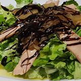 Ensalada De Ventresca Con Cebolla Caramelizada