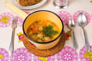 Куриный суп с фрикадельками