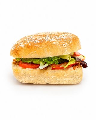 Bocadillo de pollo y salsa remolade