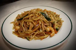 27. Tallarines Fritos Con Gambas