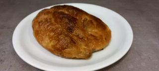 Uvijača sa suvim mesom i pavlakom