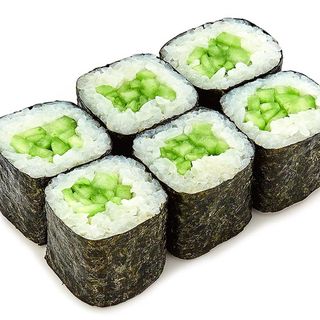 Мини роллы с огурцом