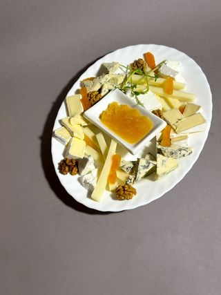 Сирна тарілка (200 гр)