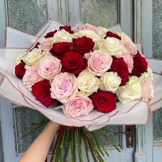 Buchet 51 trandafiri mix