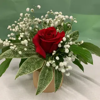 Composizione  in Ceramica con Rosa Rossa