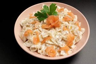 Farfalle salmone e pomodorini