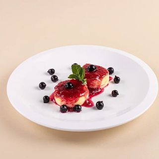 Сырники с домашним вареньем и мороженым (130 гр.)