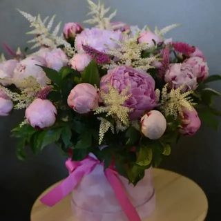 Flowerbox z piwonią i tawułą