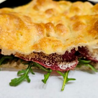 RIPIENA bresaola rughetta e parmigiano   teglia 1/4 per una persona