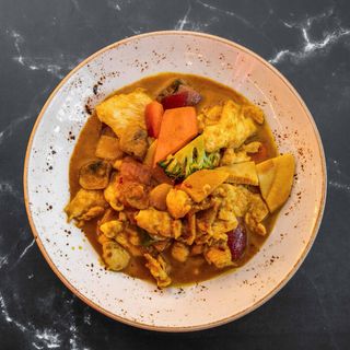 64. Pollo Con Salsa Curry