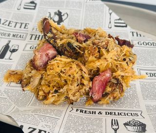 Cavolo Con Costolette e Stinco Arrosto