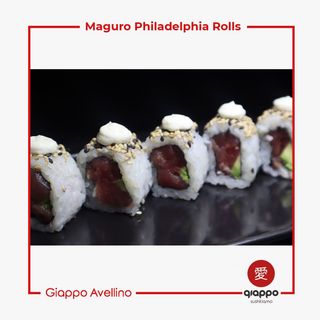 Uramaki maguro Philadelphia roll