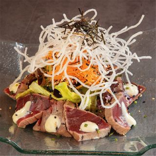 Ensalada de atún tataki