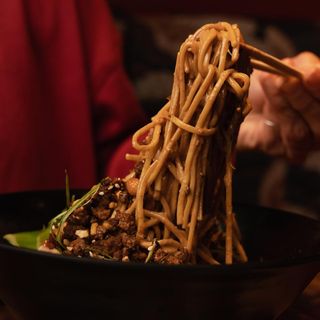 Edamame + Dan Dan + Bebida 