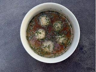 Дитячий бульон з курячими мітболами (150g)