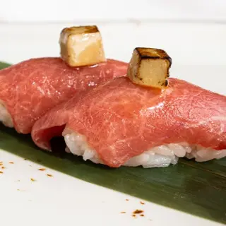 TORO ABURI (Ventresca Atún) con un Top de Foigras y Kabayaki