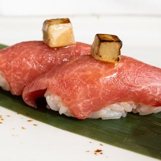 TORO ABURI (Ventresca Atún) con un Top de Foigras y Kabayaki