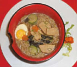 Ramen con verdure in brodo