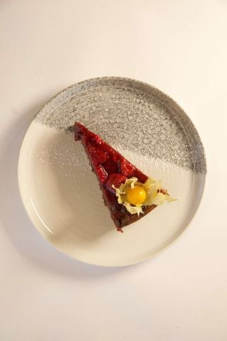 Тарт с малини и шоколад