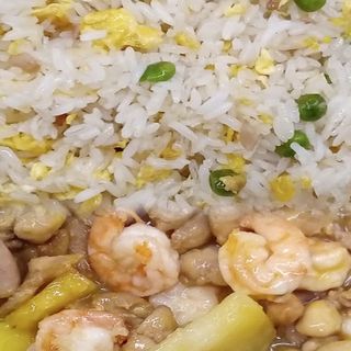 A4 Arroz Chau Chau com Camarão, Galinha e Ananás