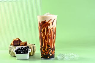 Te Roja Con Leche Y Azúcar Moreno