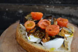 Bruschetta bufalina