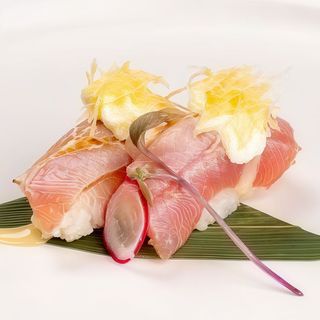 12. Maguro scottato 3 pezzi