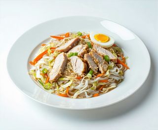 Spaghete de orez cu pui