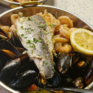 Platou fructe de mare pentru 2 persoane
