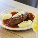 Ramstek u sosu od zelenog bibera