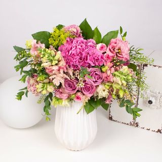 Buchet cu garoafe si lisianthus
