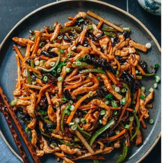 Dry Chili Shredded Pork and Cashew Nuts