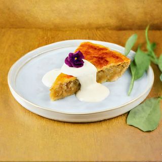 Tartă cu mere și sos de vanilie