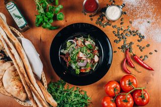 13. Sałatka Di Pollo grill