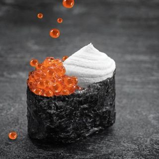 Гункан червен хайвер (45г, 1бр)