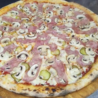 Пица Капричоза (500г)