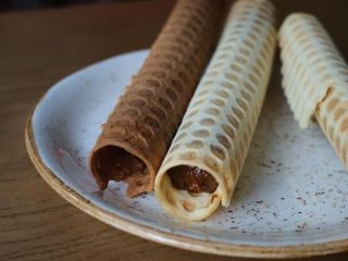 Трубочка зі згущеним молоком та горіхом (313 g)