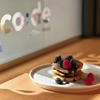 Pancakes cu dulceata si fructe
