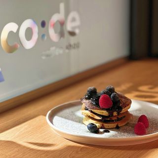 Pancakes cu dulceata si fructe