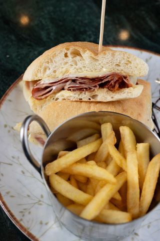 Anthony Bourdain sendvič