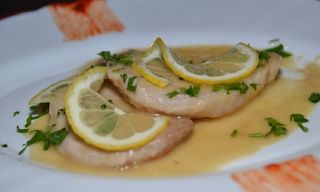 Escalop cu sos de lamaie