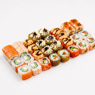 Taste of Tokyo Set - 32 pcs / 970 g