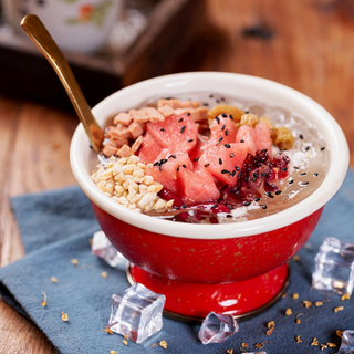 Gelatina con frutos secos y frutas 水晶冰粉